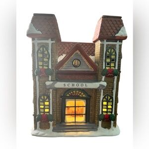 Long rich vintage 2000 ceramic light up school house